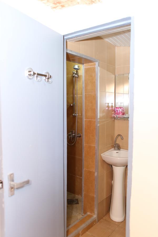 Guest House Kakabadzeebi 9 Tbilisi Bagian luar foto